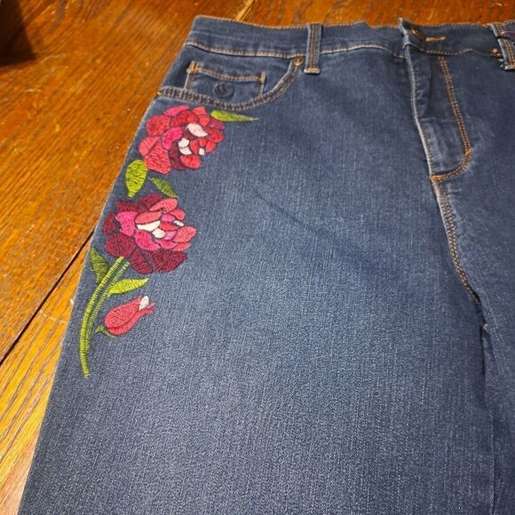 Gloria Vanderbilt Blue Skinny Jeans with Floral Embroidery - Picture 7 of 8